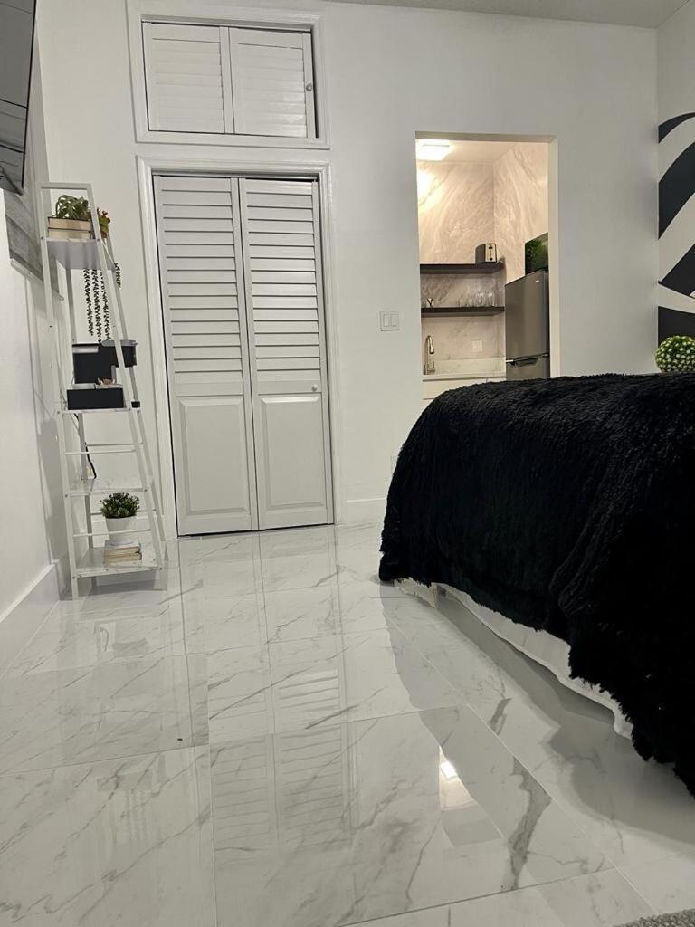 וסט פאלם ביץ' Cozy Studio, Prime Location, Remodeled, 1 Parking מראה חיצוני תמונה