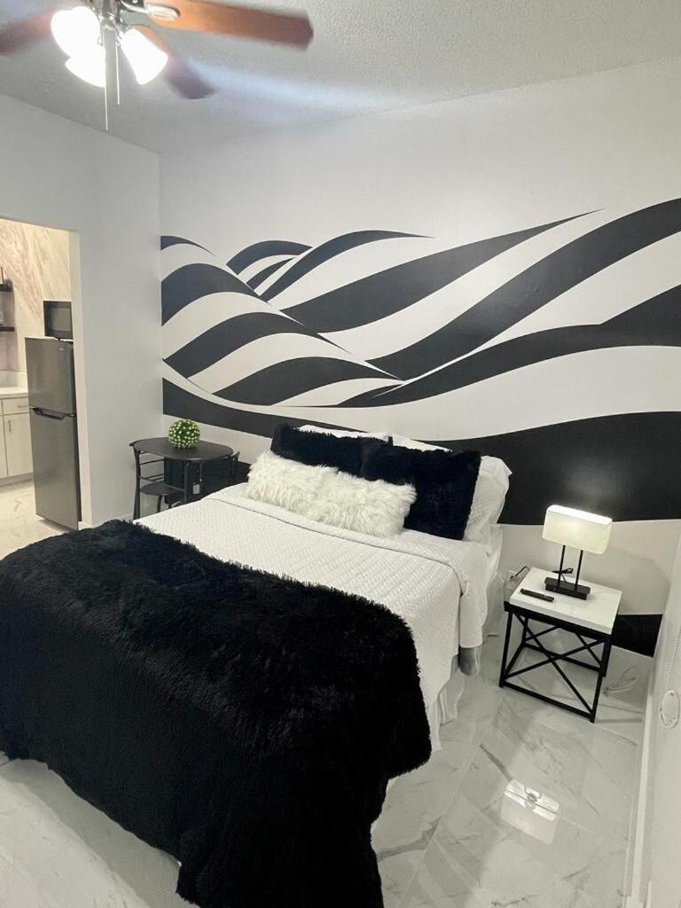 וסט פאלם ביץ' Cozy Studio, Prime Location, Remodeled, 1 Parking מראה חיצוני תמונה