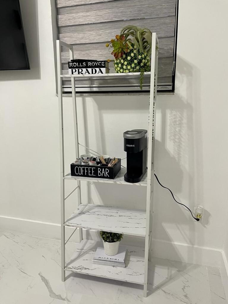 וסט פאלם ביץ' Cozy Studio, Prime Location, Remodeled, 1 Parking מראה חיצוני תמונה